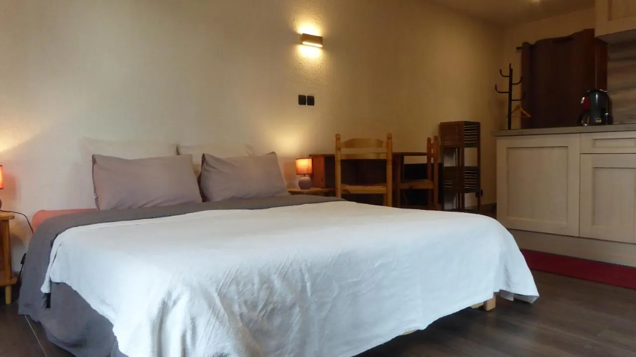 Appartement Les Pucines T1bis luxe rez de jardin climatisation plein sud à Six-Fours-les-Plages