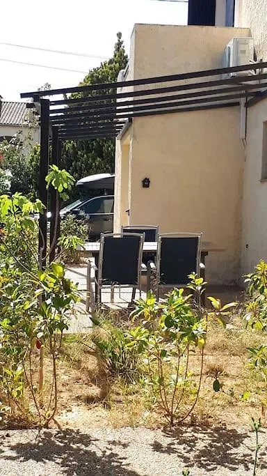 Appartement Les Pucines T1bis luxe rez de jardin climatisation plein sud à Six-Fours-les-Plages